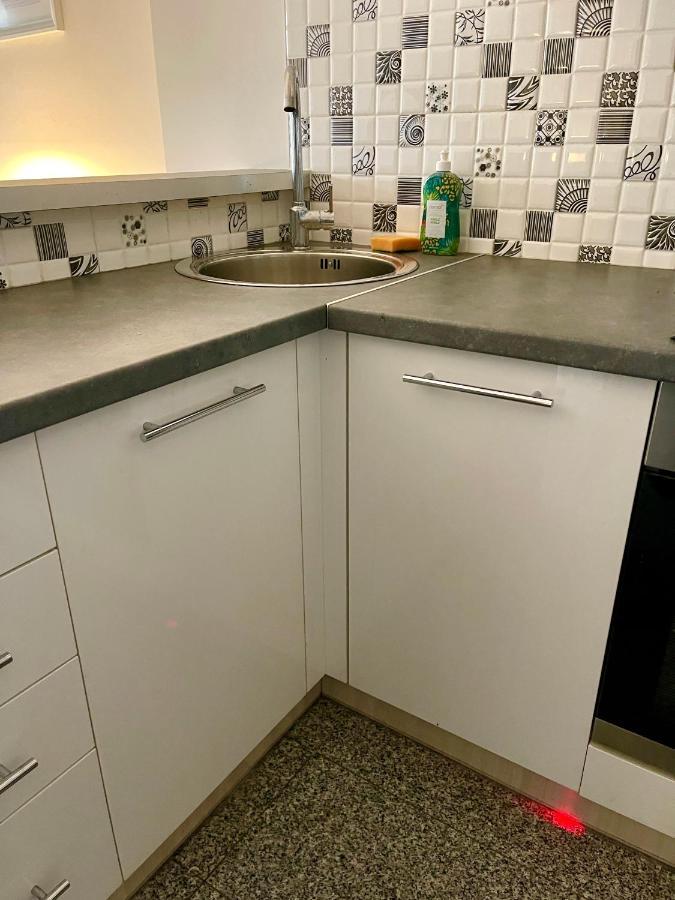 דירות ורשה Decor 2 Metro Fast Wifi 55'Tv Netflix Hbo Cozy מראה חיצוני תמונה
